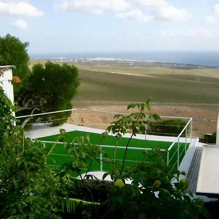 Sleeps 8 Pool Wifi Apartment