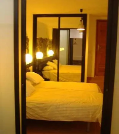 Apartment Sleeps 8 Pool Wifi Uga
