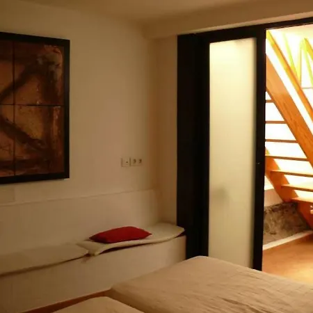 Apartment Sleeps 8 Pool Wifi *