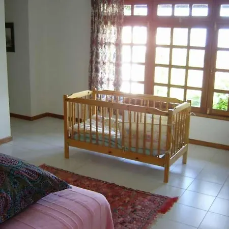 Sleeps 8 Pool Wifi Apartment