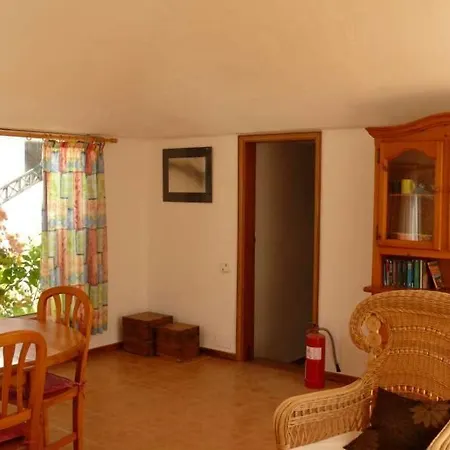 Apartment Sleeps 8 Pool Wifi *